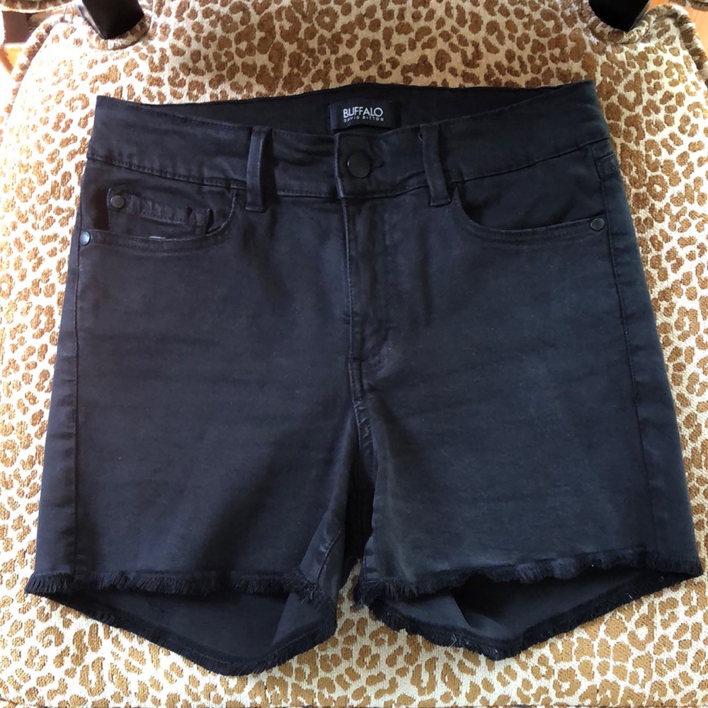 Buffalo Mid Rise Stretch Shorts  Black   EUC